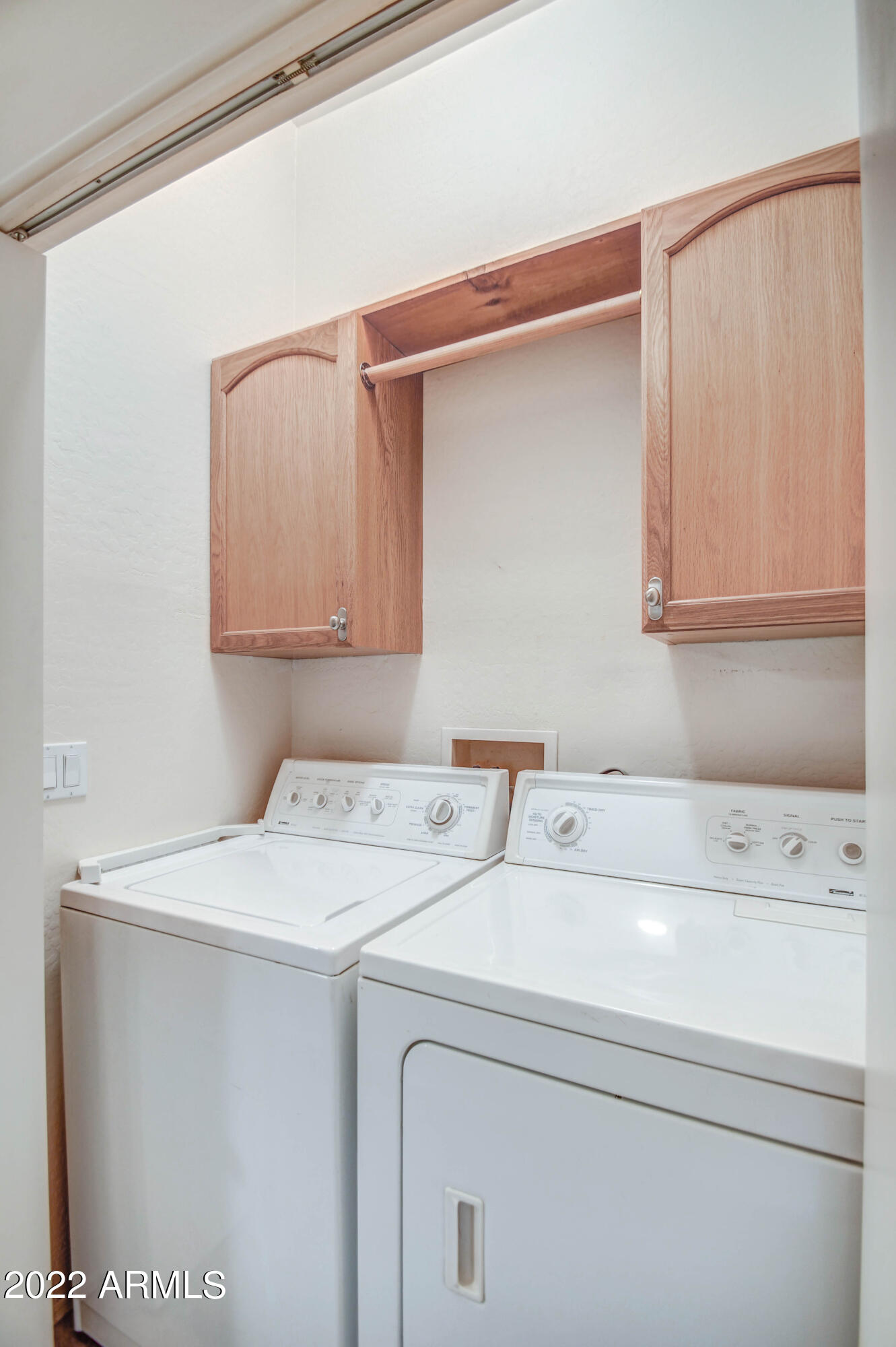 2150 East Bell Road, Unit 1121 Phoenix, AZ 85022 - Photo 30 of 34 LAUNDRY