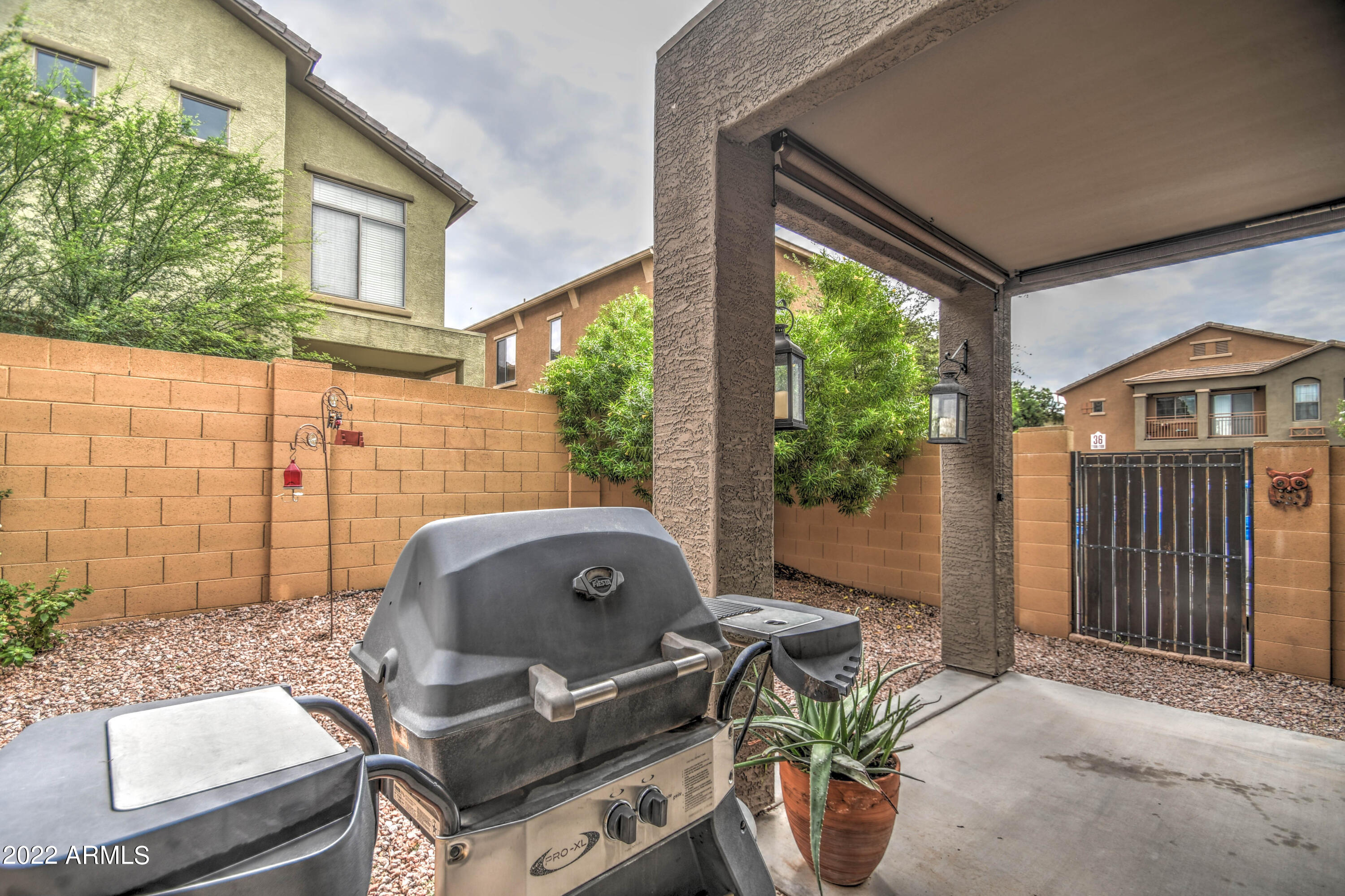 2150 East Bell Road, Unit 1121 Phoenix, AZ 85022 - Photo 32 of 34 REAR 1