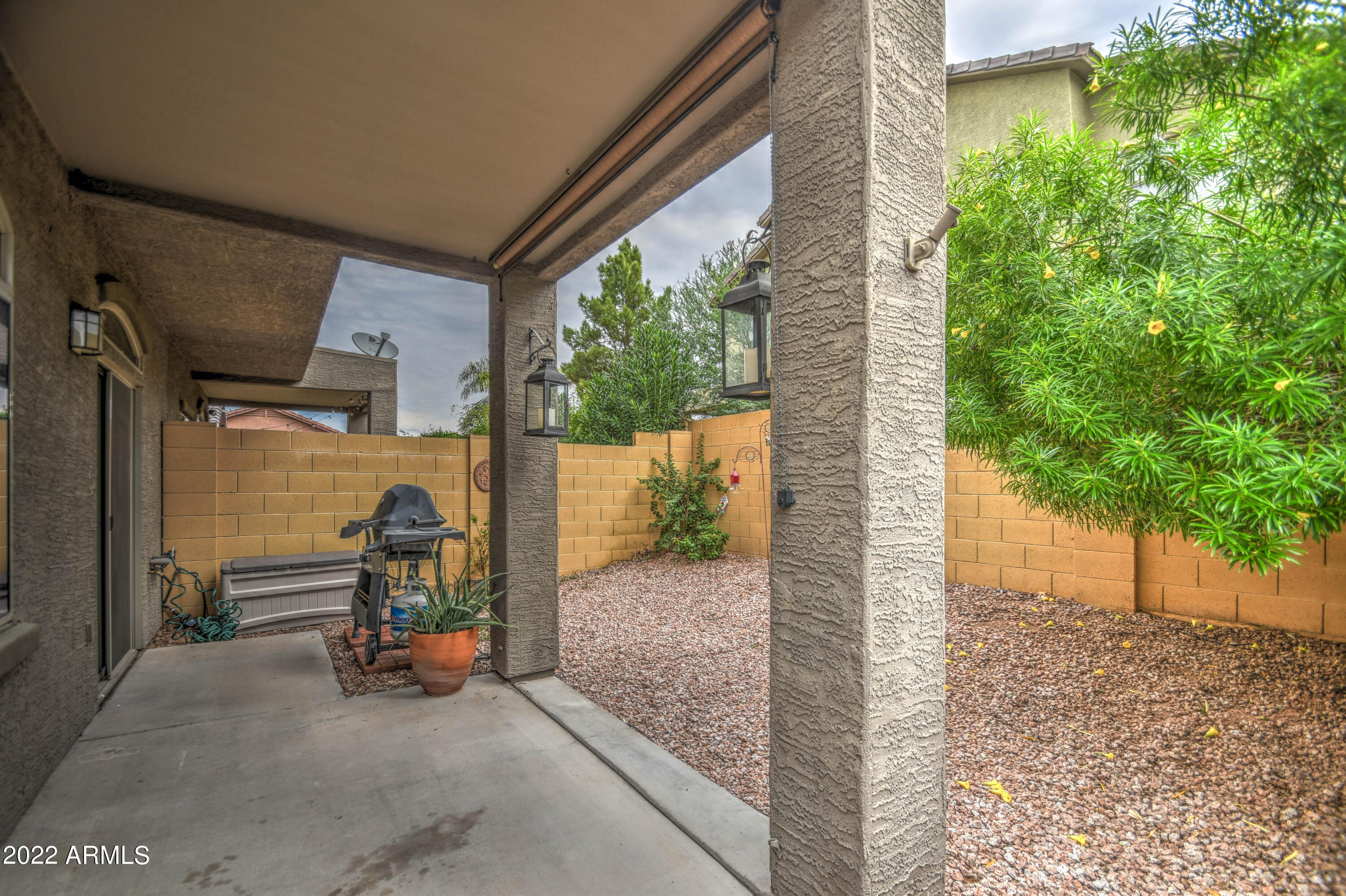 2150 East Bell Road, Unit 1121 Phoenix, AZ 85022 - Photo 33 of 34 REAR 3