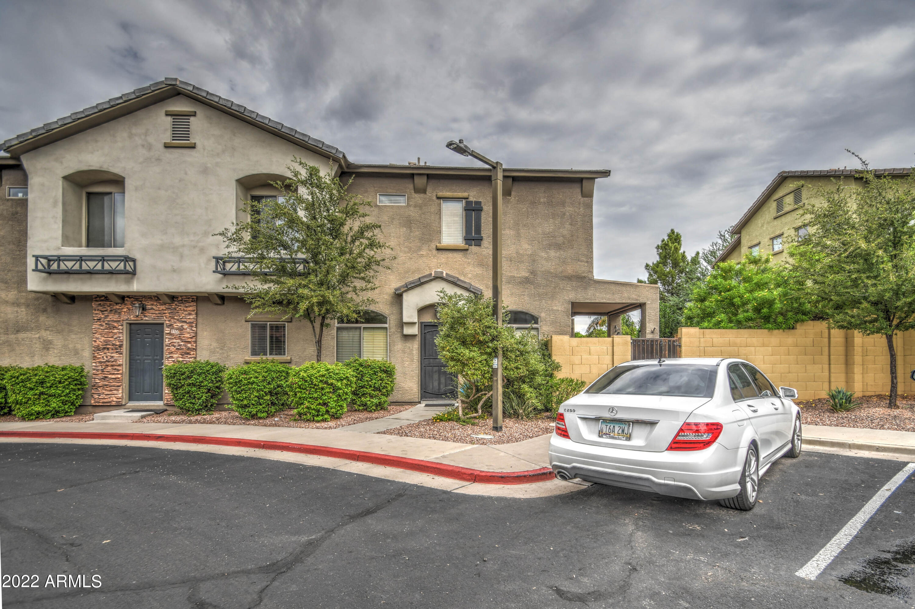 2150 East Bell Road, Unit 1121 Phoenix, AZ 85022 - Photo 9 of 34 FRONT 1