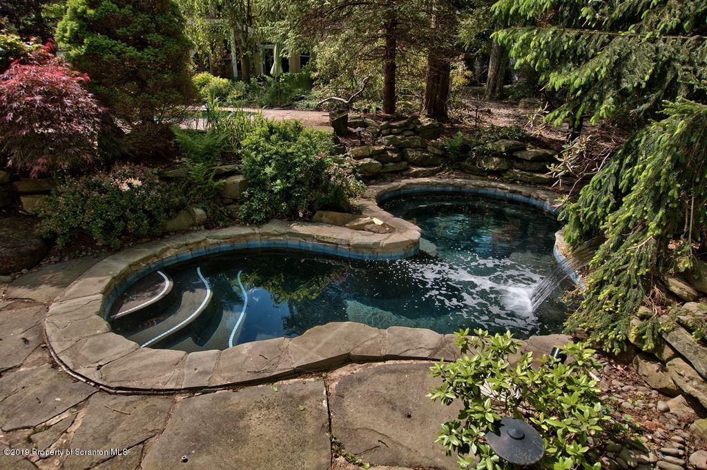 815 Parkview Road Moscow, PA 18444 - Photo 4 of 140 Gallery Image 4