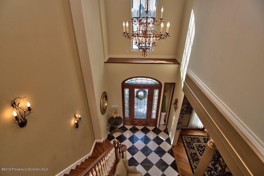 815 Parkview Road Moscow, PA 18444 - Photo 10 of 140 Gallery Image 10