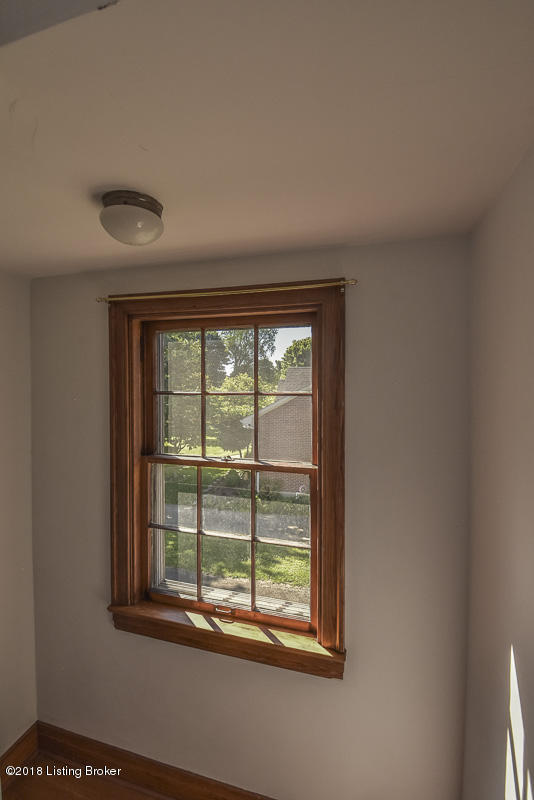 908 Perryman Road Louisville, KY 40207 - Photo 26 of 37 _-18