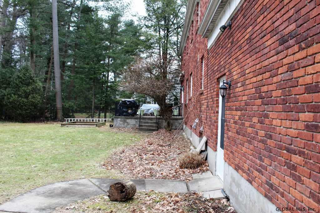1374 Rowe Road Niskayuna, NY 12309 - Photo 39 of 42 Photo 39