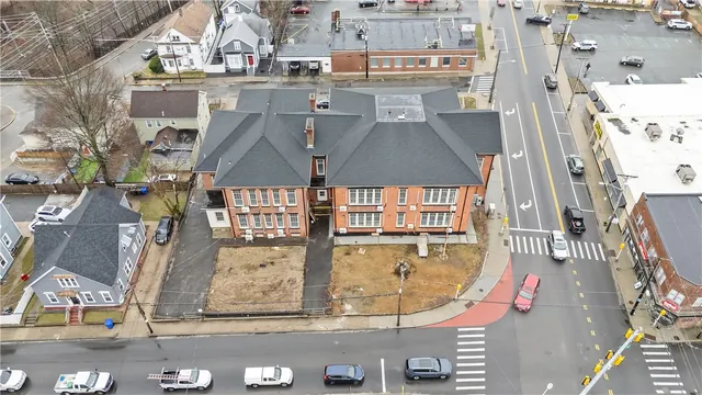 $1,600 | 387 Broad Street, Unit 1, Central Falls, RI 02863