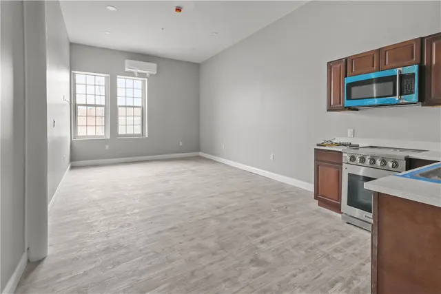 $1,600 | 387 Broad Street, Unit 1, Central Falls, RI 02863