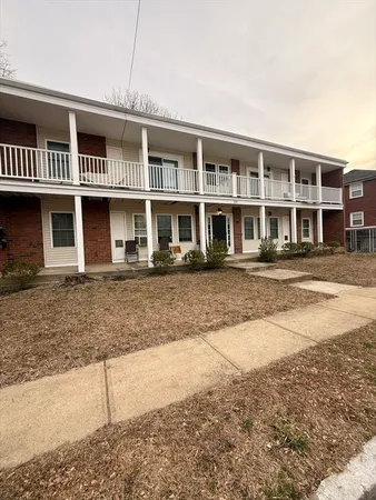 $2,600 | 132 Greene Street, Unit 2, Quincy, MA 02170