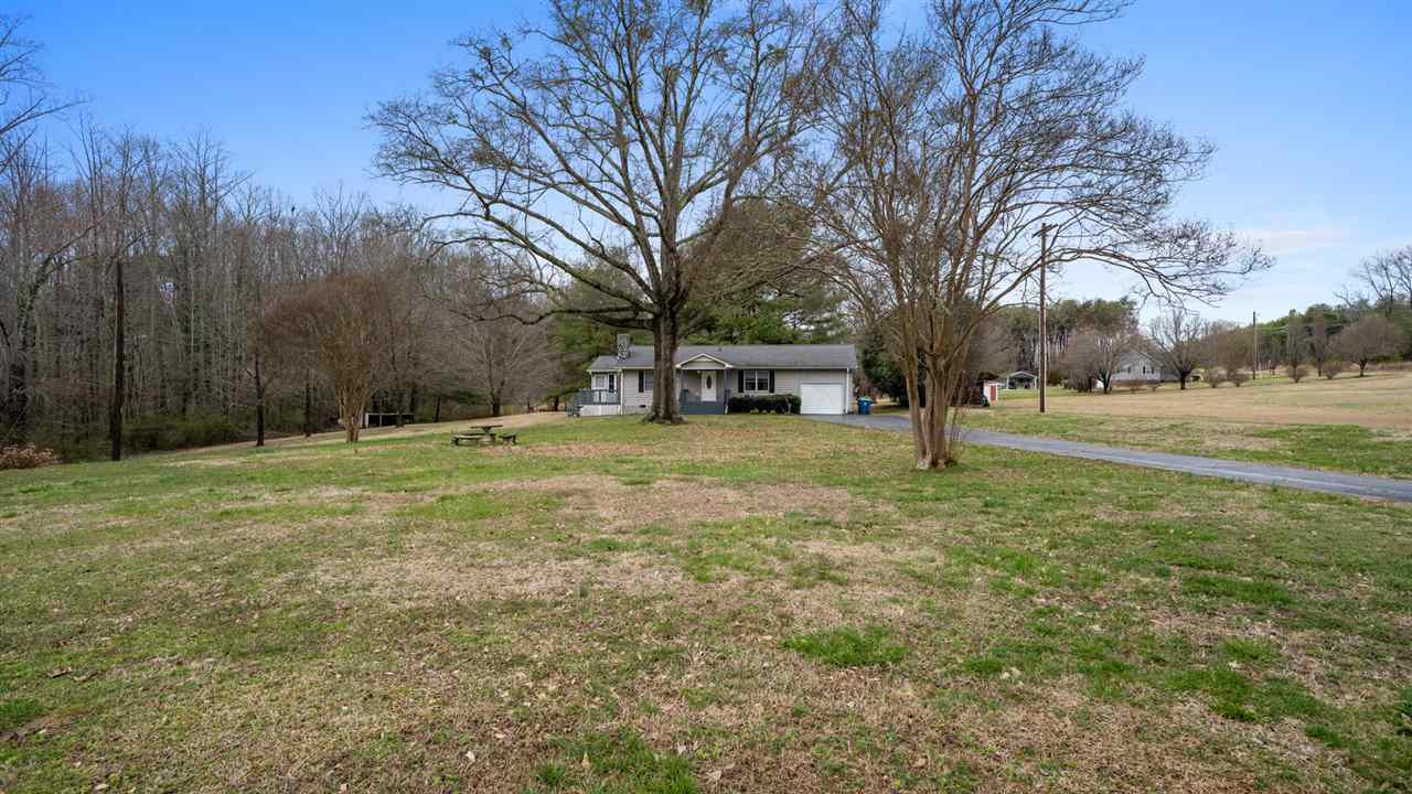 433 West Finger Street Landrum, SC 29356 - Photo 12 of 26
