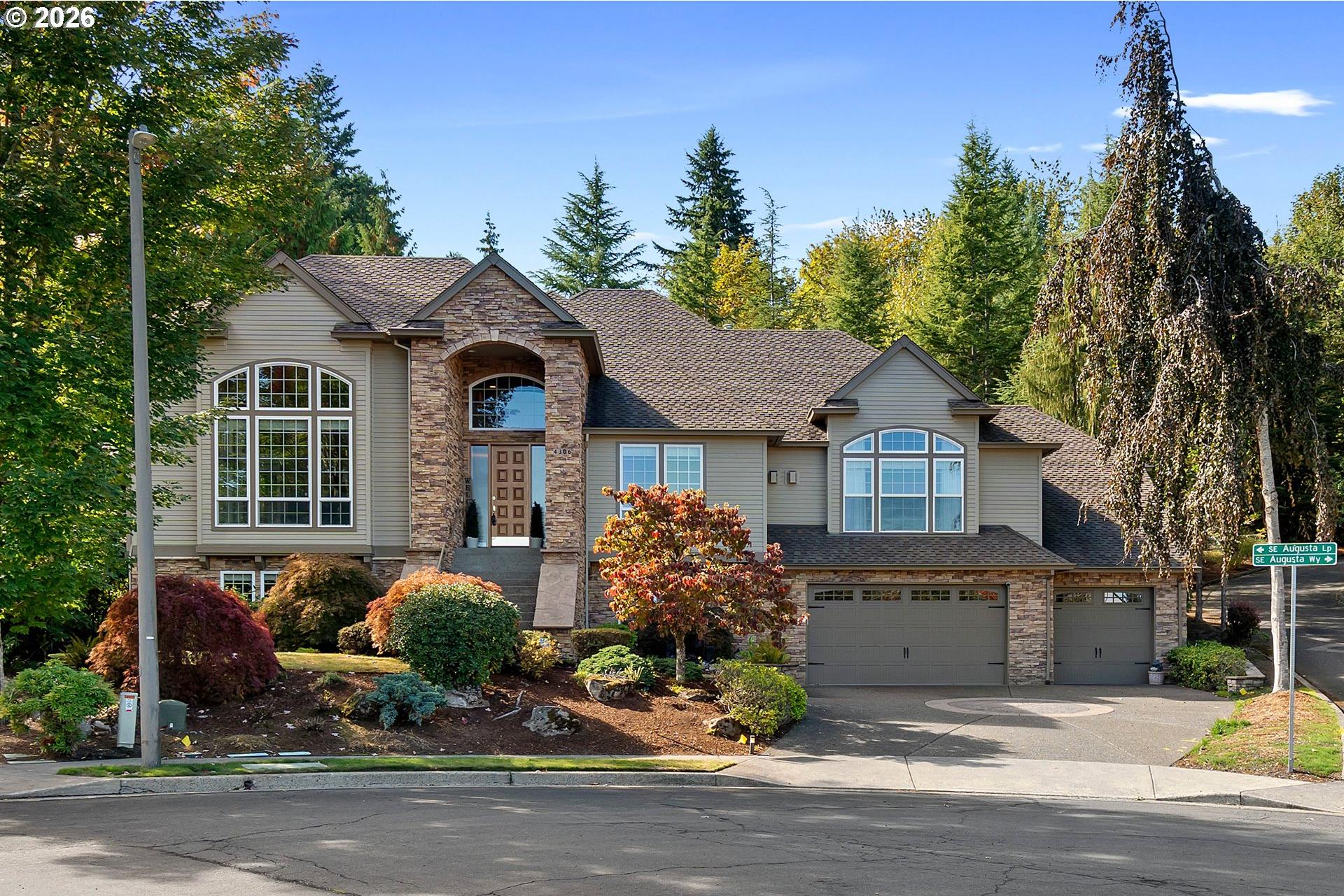 4306 Southeast Augusta Loop Gresham, OR 97080 - Photo 3 of 46 Gallery Image 3