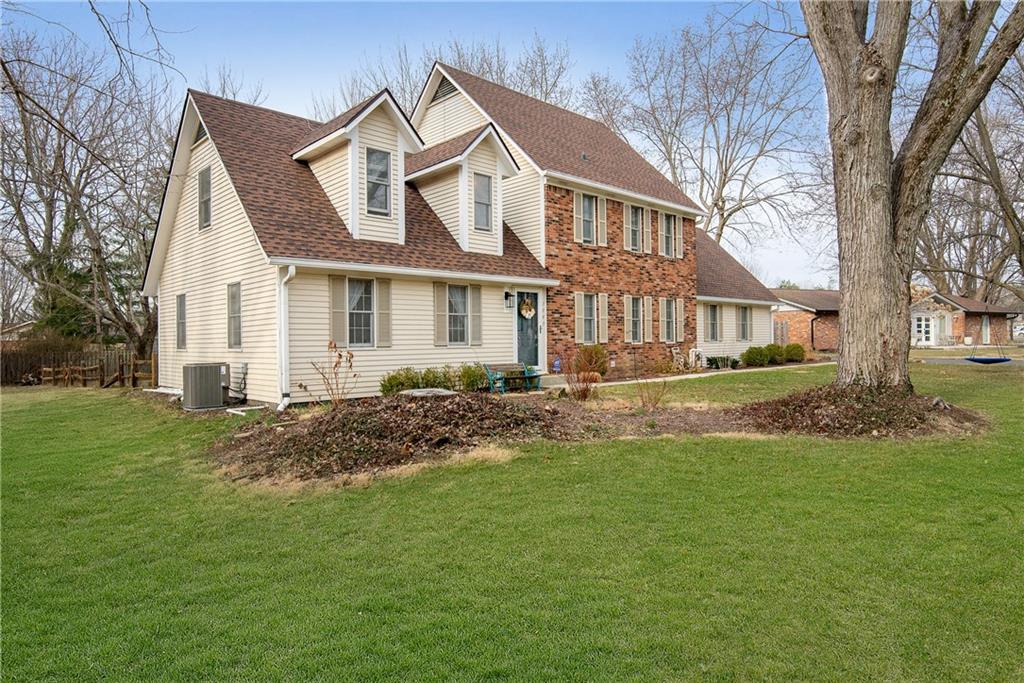 1043 Ridge Court Carmel, IN 46033 - Photo 3 of 53 Gallery Image 3