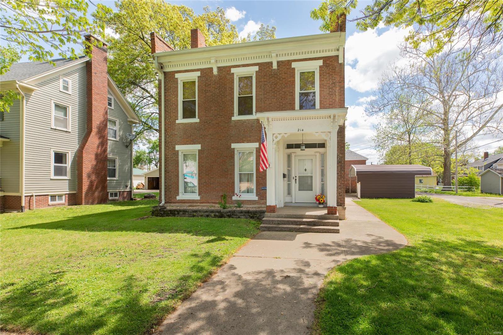 214 Fourth Street Carrollton, IL 62016 - Photo 1 of 38