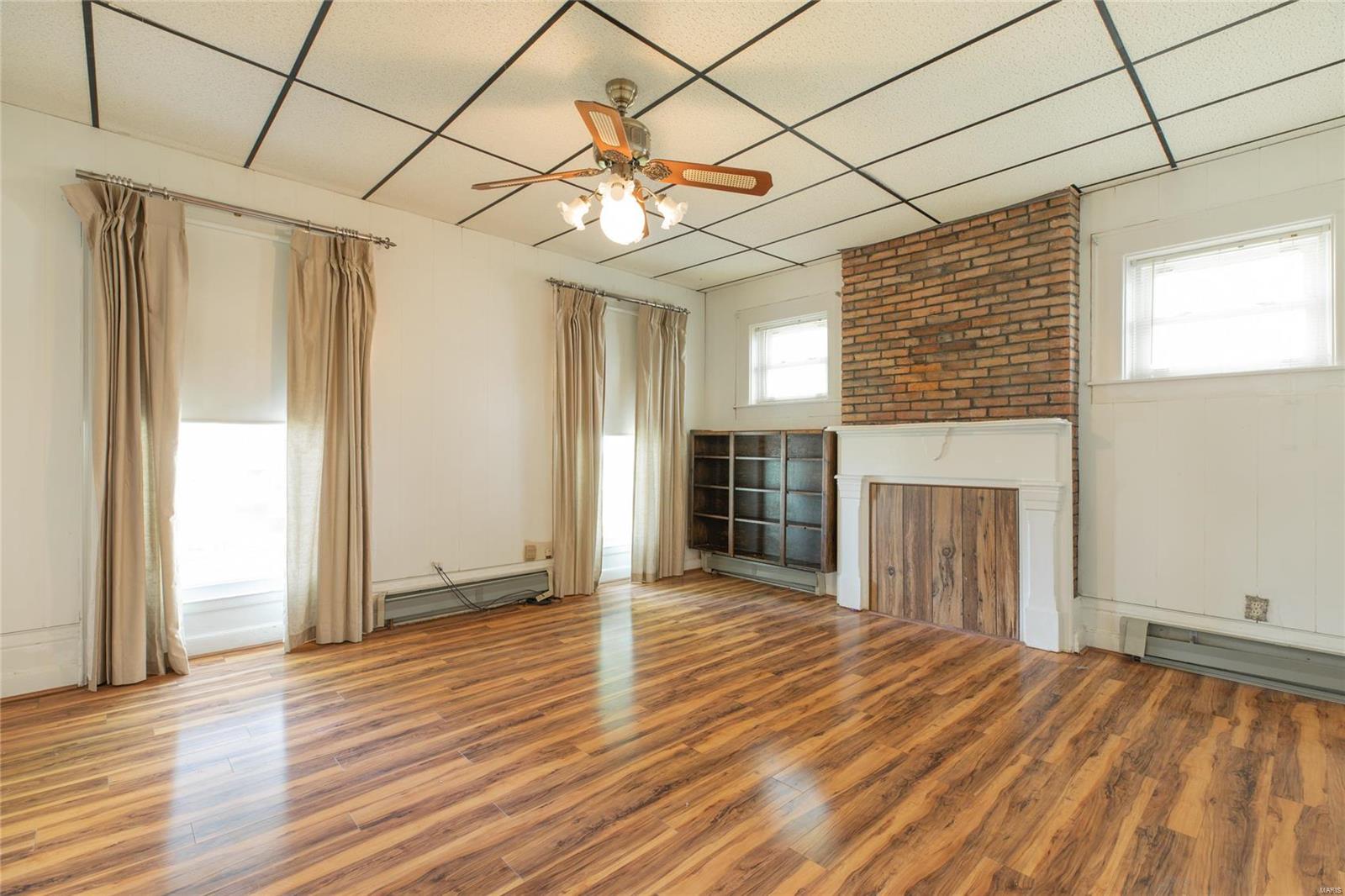 214 Fourth Street Carrollton, IL 62016 - Photo 16 of 38