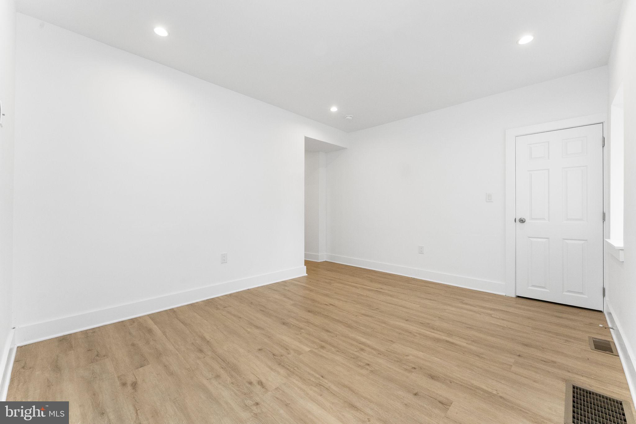 7707 Ridge Avenue Philadelphia, PA 19128 - Photo 4 of 12 Gallery Image 4