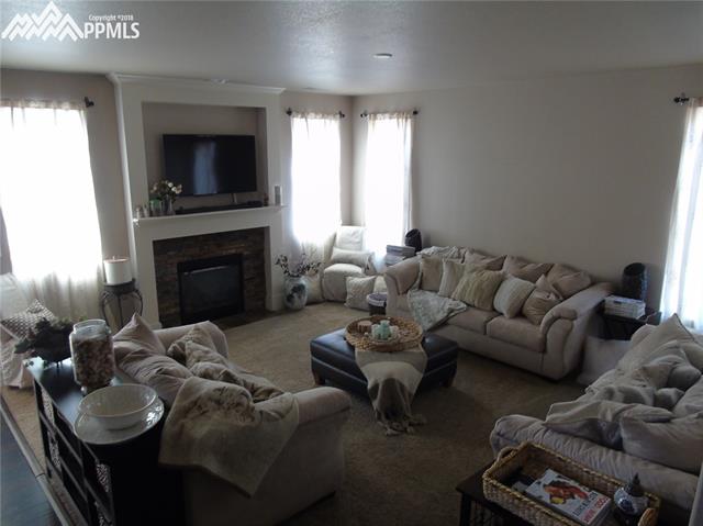 1934 Reed Grass Way Colorado Springs, CO 80915 - Photo 7 of 29 Gallery Image 7