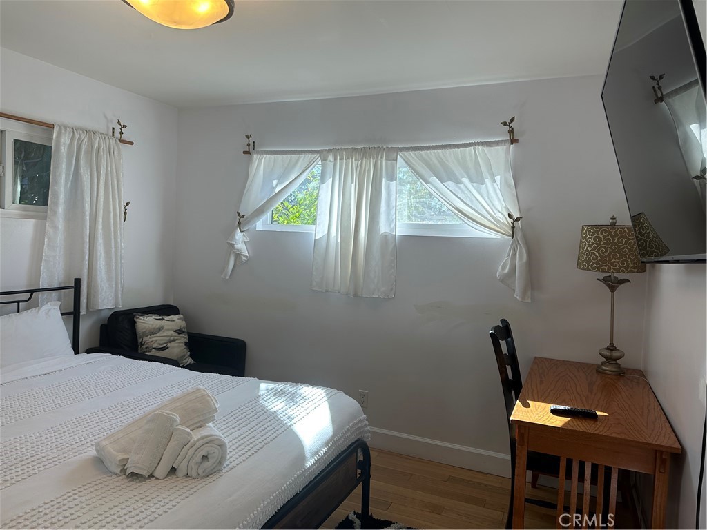 16816 Halper Street Encino, CA 91436 - Photo 8 of 16