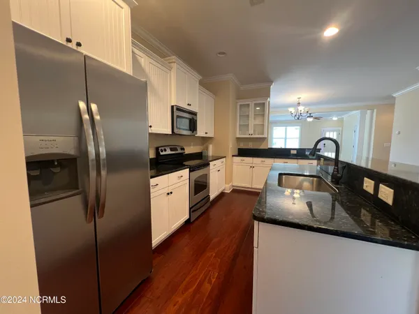 $2,300 | 1211 Daisy Court, Holly Ridge, NC 28445