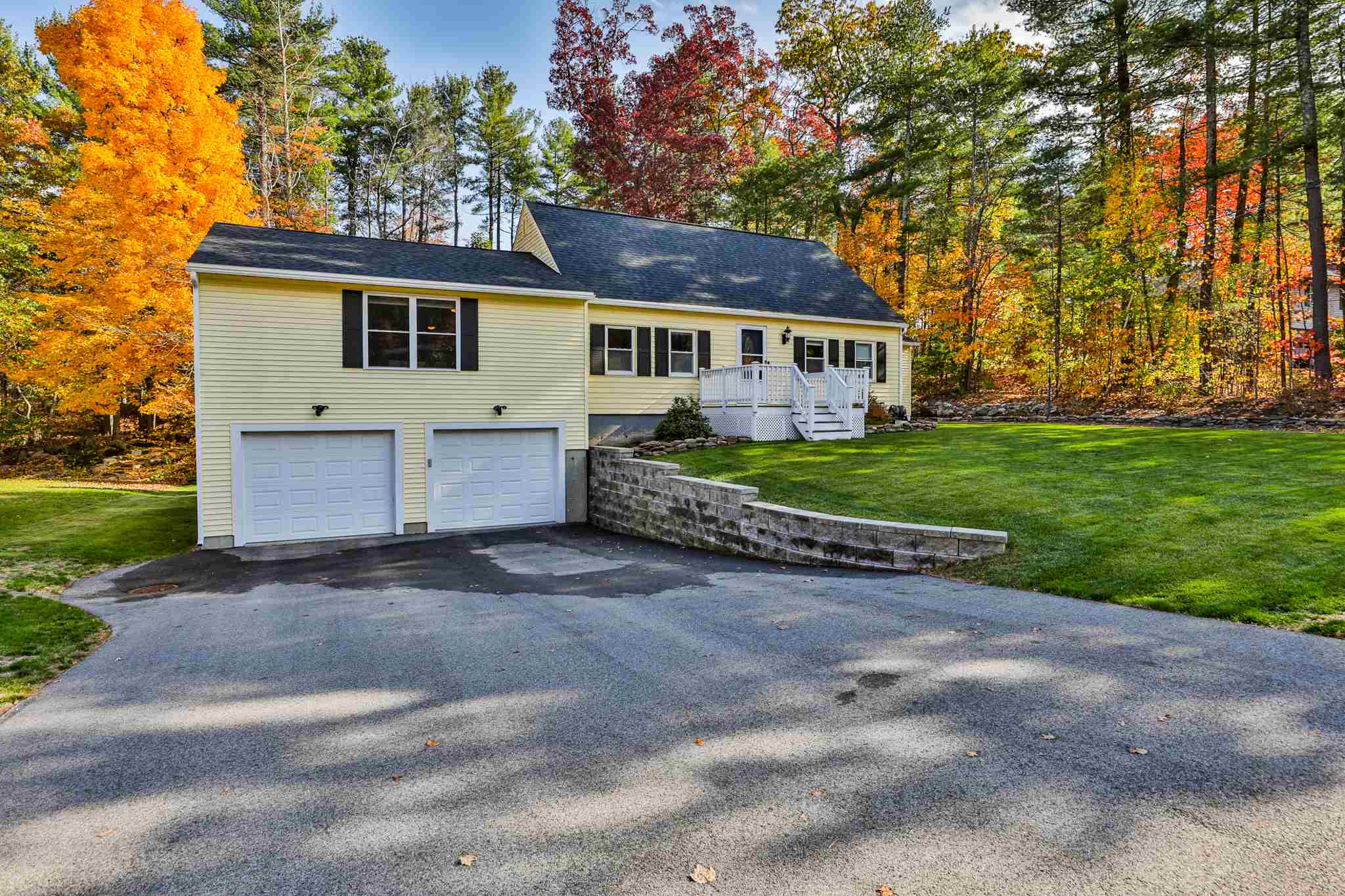 47 Wethersfield Road Nashua, NH 03062 - Photo 2 of 38