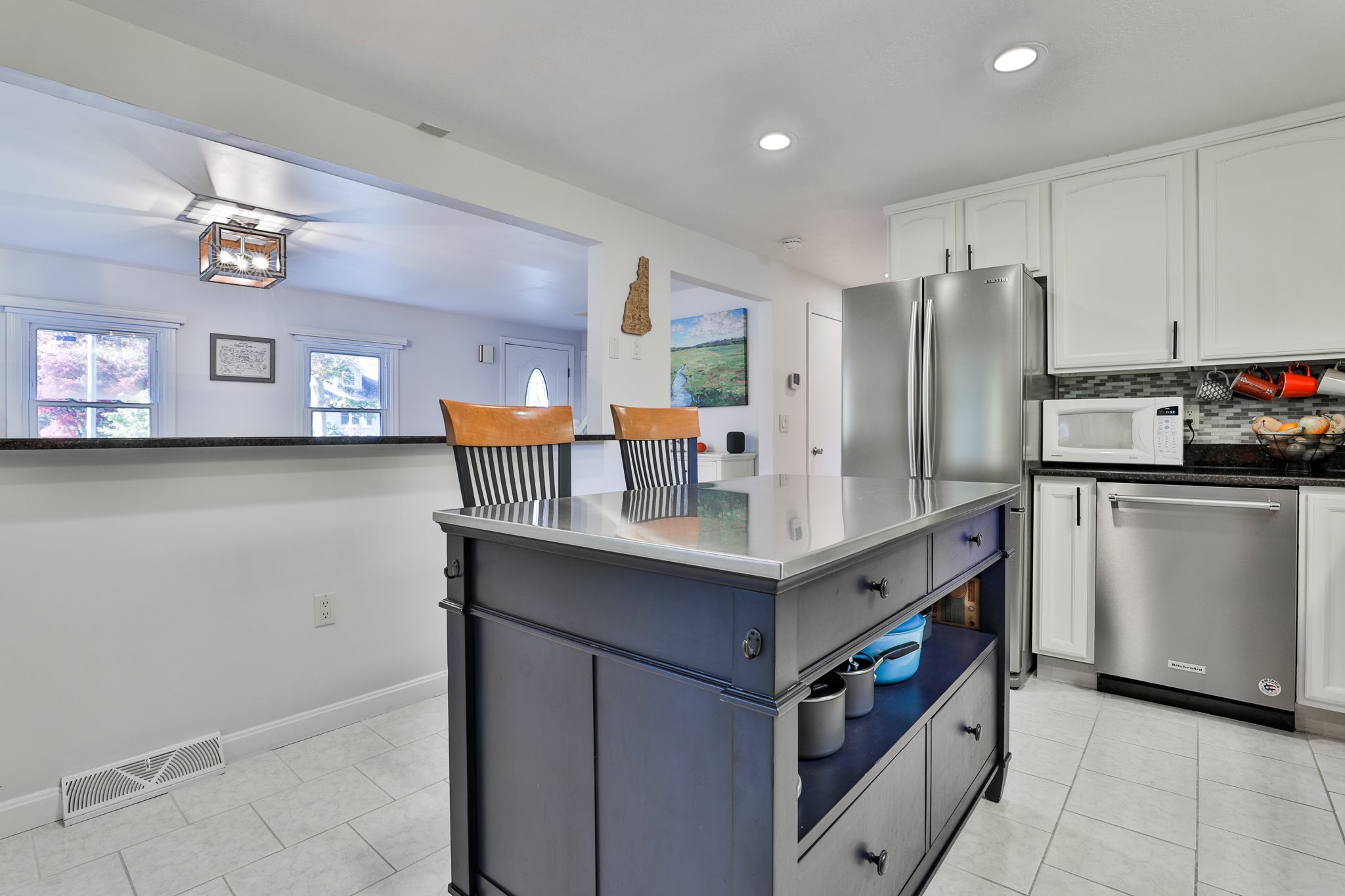 47 Wethersfield Road Nashua, NH 03062 - Photo 14 of 38