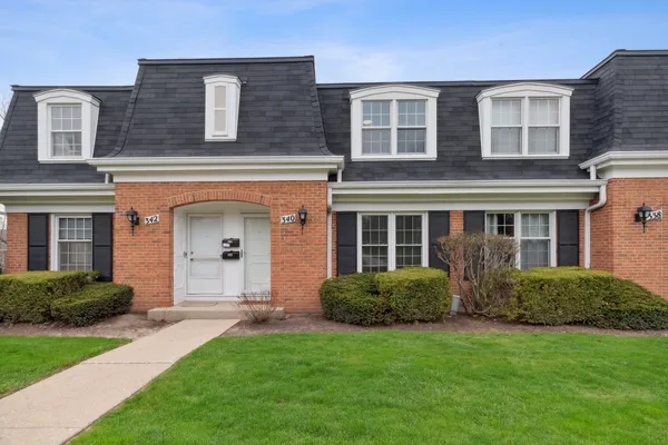 $330,000 | 340 South Eastern Avenue, Barrington, IL 60010