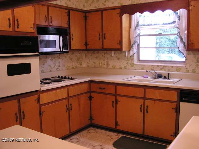 5174 Eulace Road Jacksonville, FL 32210 - Photo 7 of 17 Kitchen