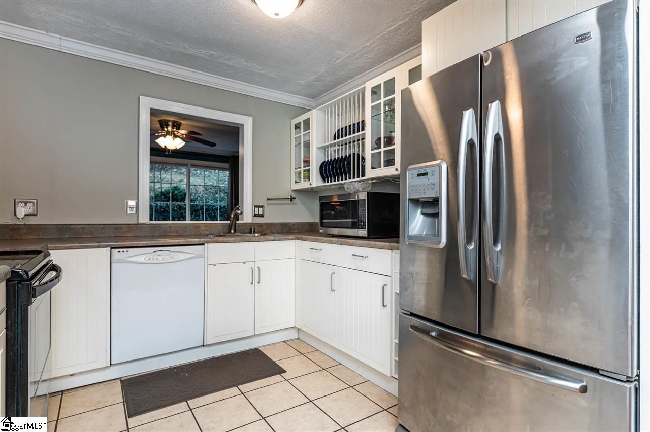 317 Lakecrest Road Anderson, SC 29625 - Photo 5 of 34 Gallery Image 5