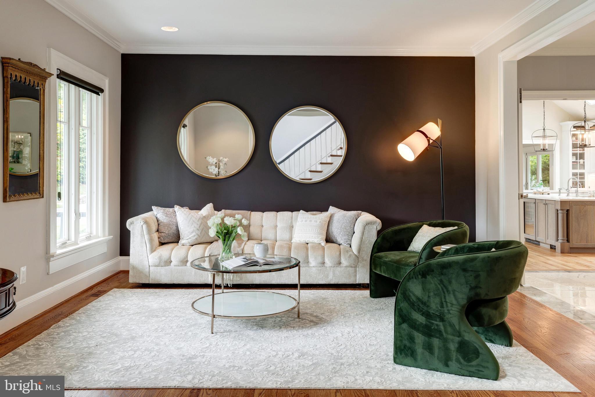 319 Seneca Road Great Falls, VA 22066 - Photo 12 of 97