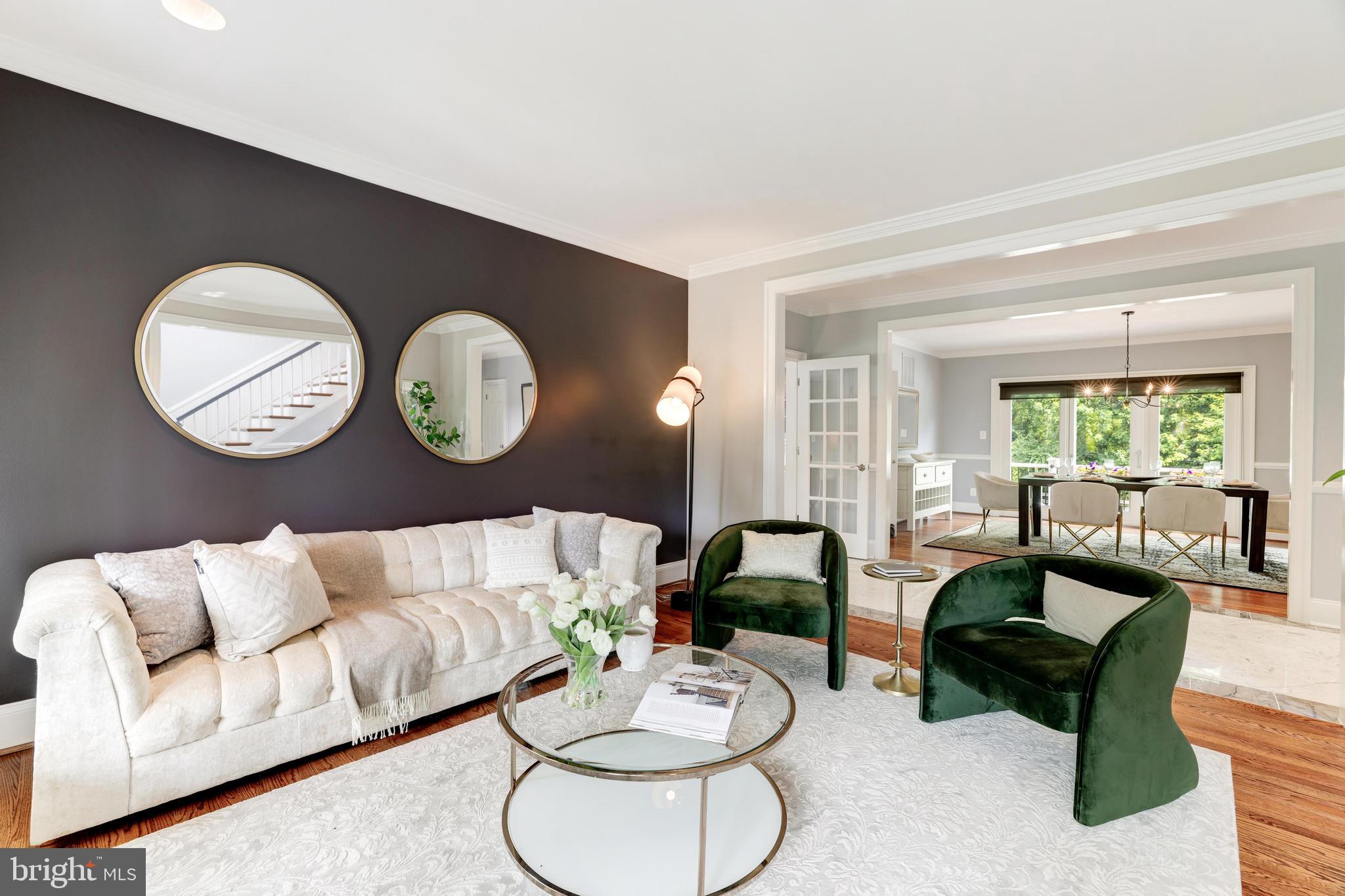 319 Seneca Road Great Falls, VA 22066 - Photo 14 of 97