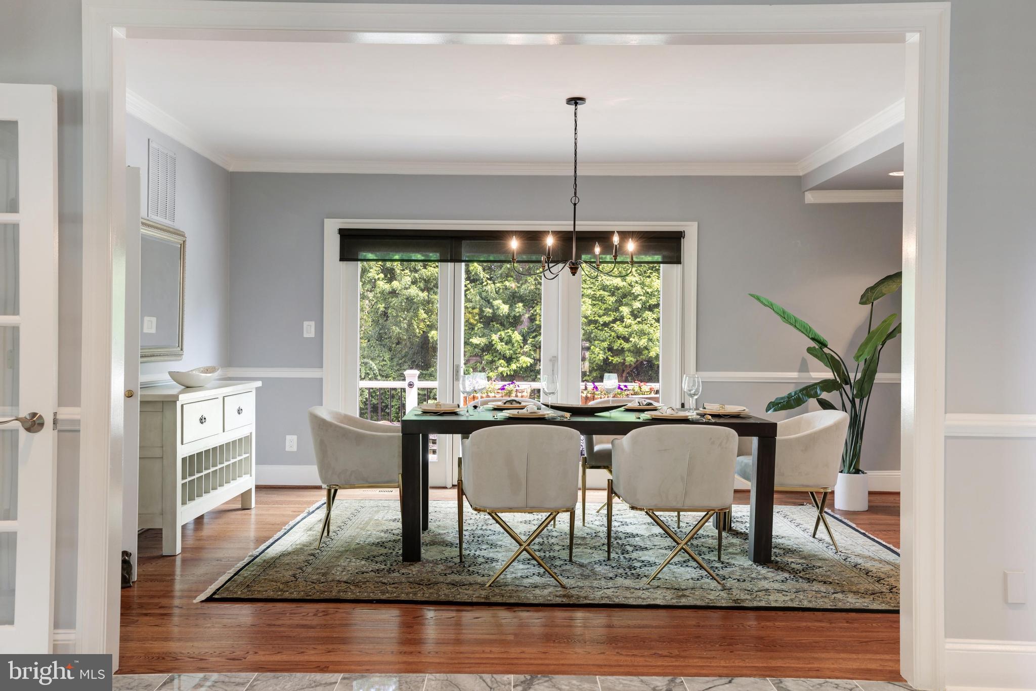 319 Seneca Road Great Falls, VA 22066 - Photo 16 of 97