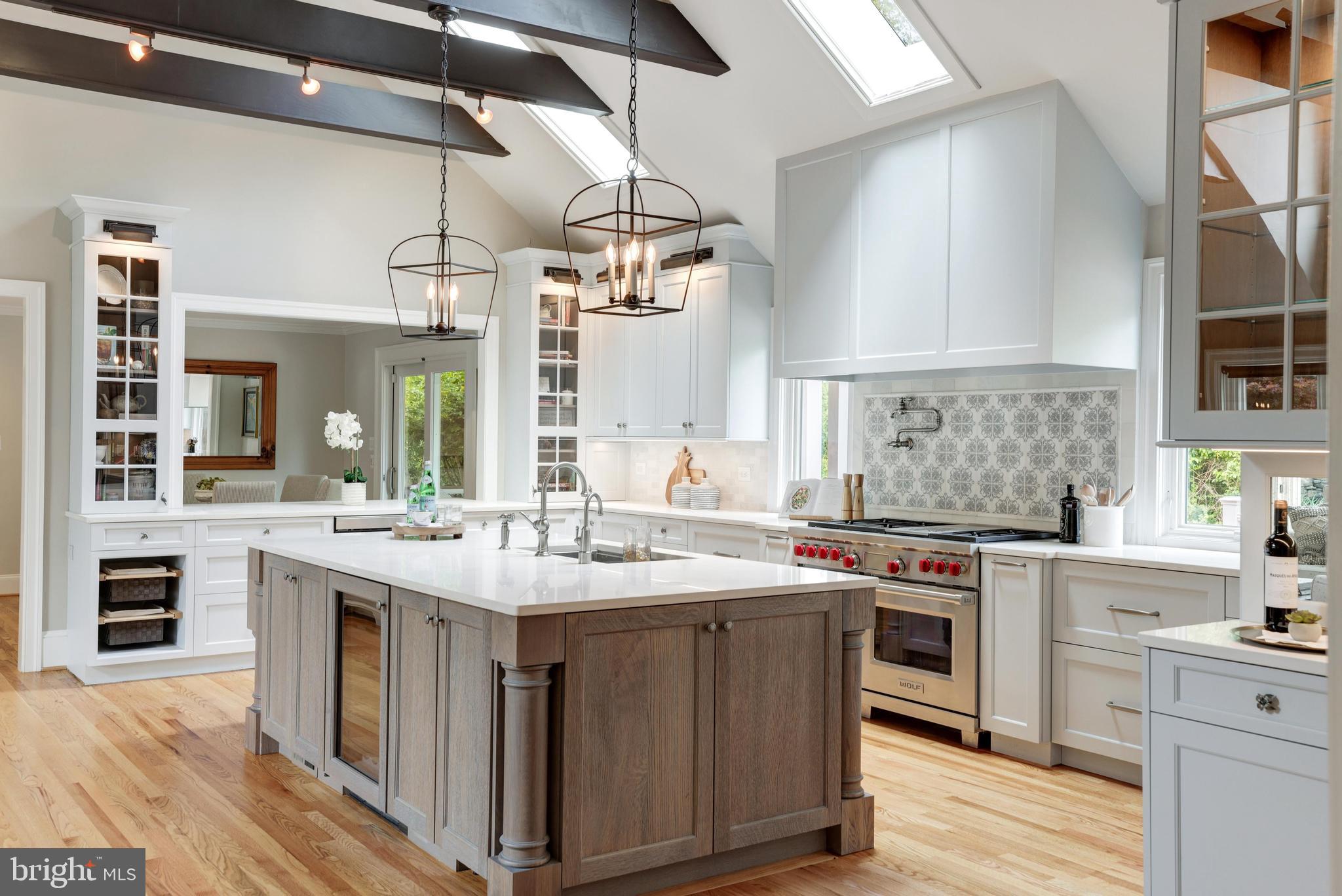 319 Seneca Road Great Falls, VA 22066 - Photo 22 of 97