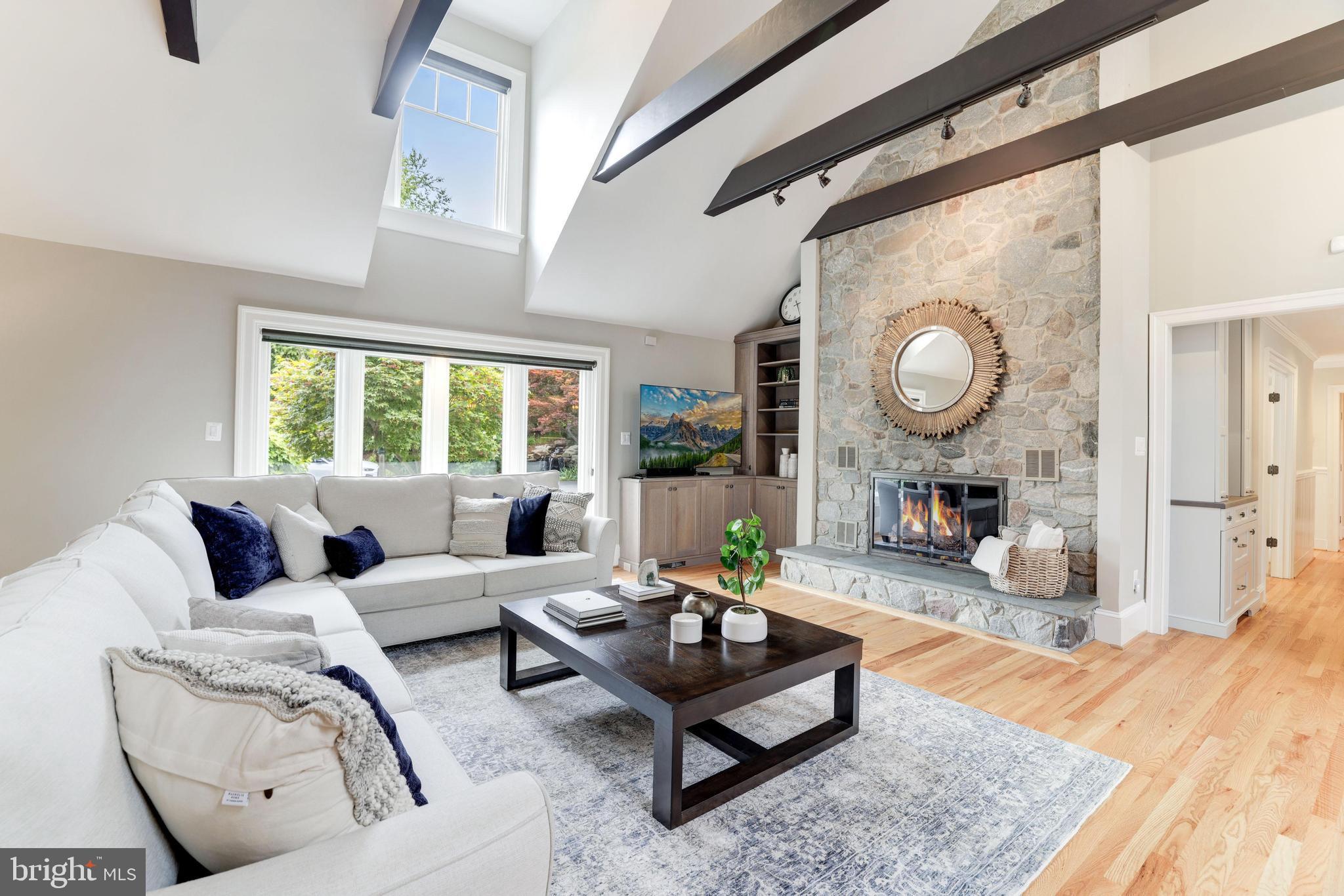 319 Seneca Road Great Falls, VA 22066 - Photo 27 of 97