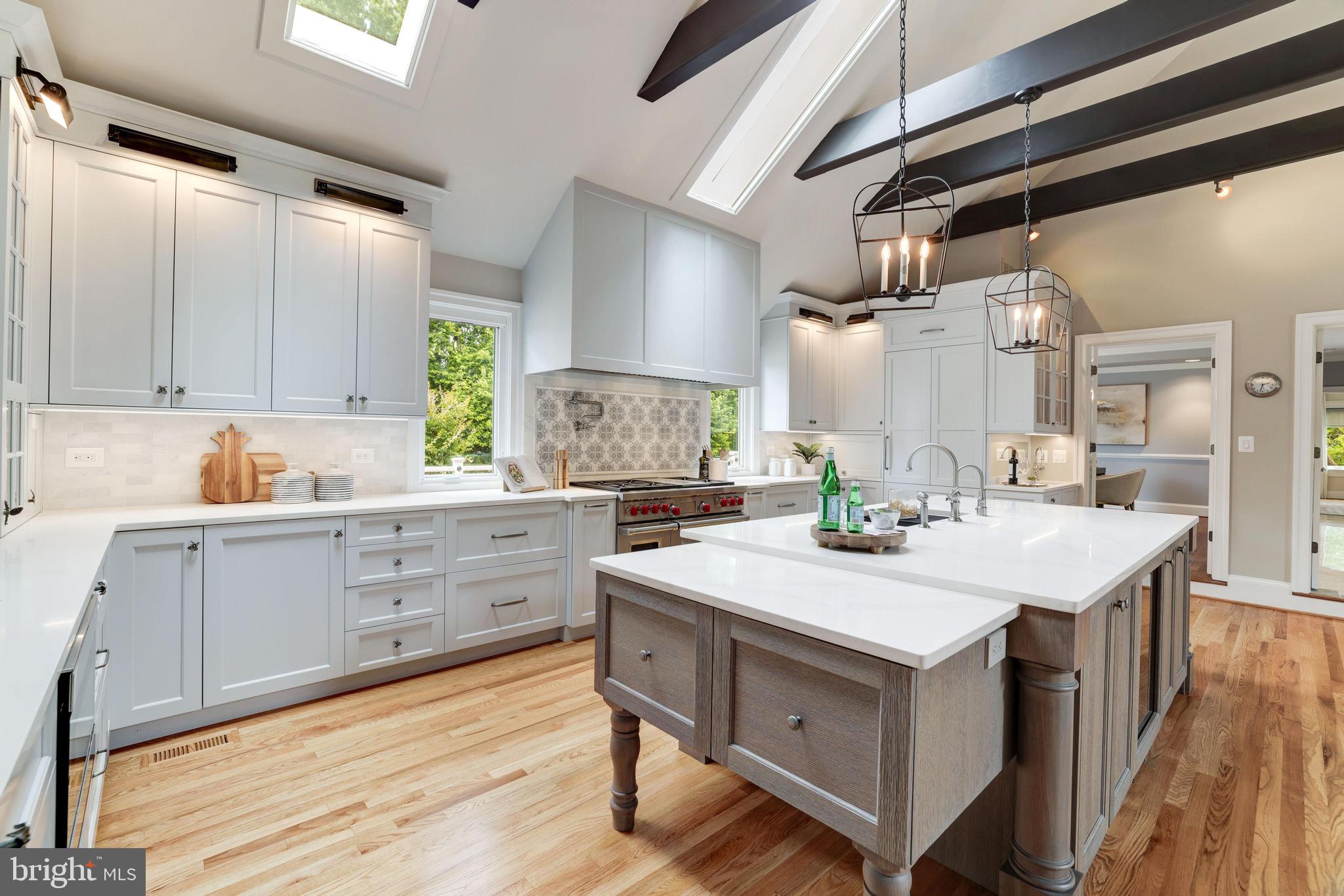 319 Seneca Road Great Falls, VA 22066 - Photo 29 of 97