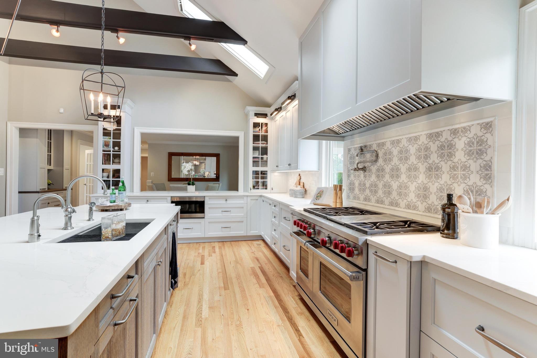 319 Seneca Road Great Falls, VA 22066 - Photo 30 of 97