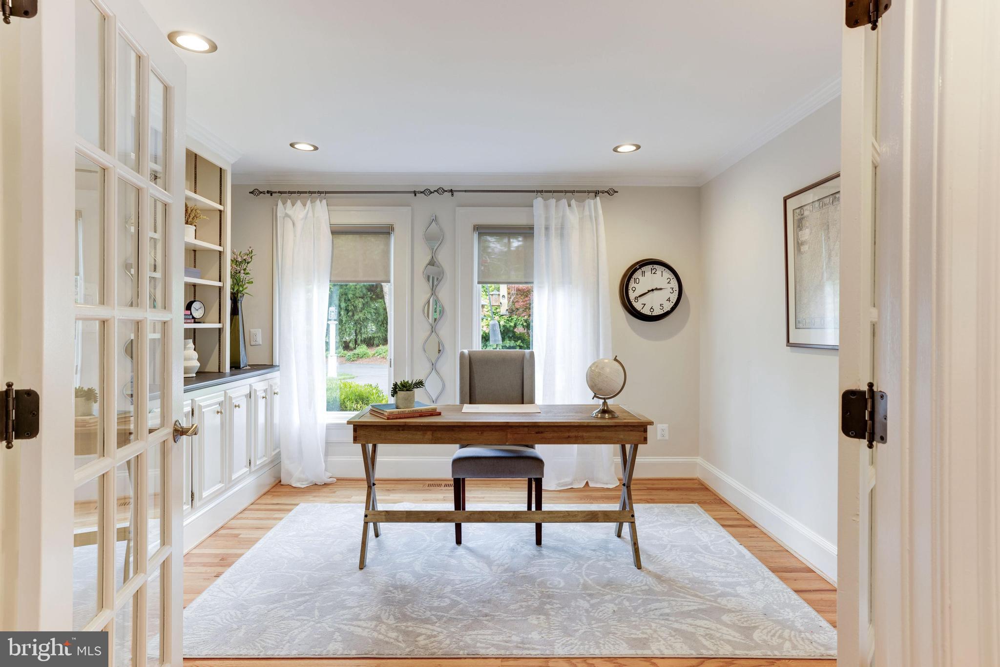 319 Seneca Road Great Falls, VA 22066 - Photo 37 of 97