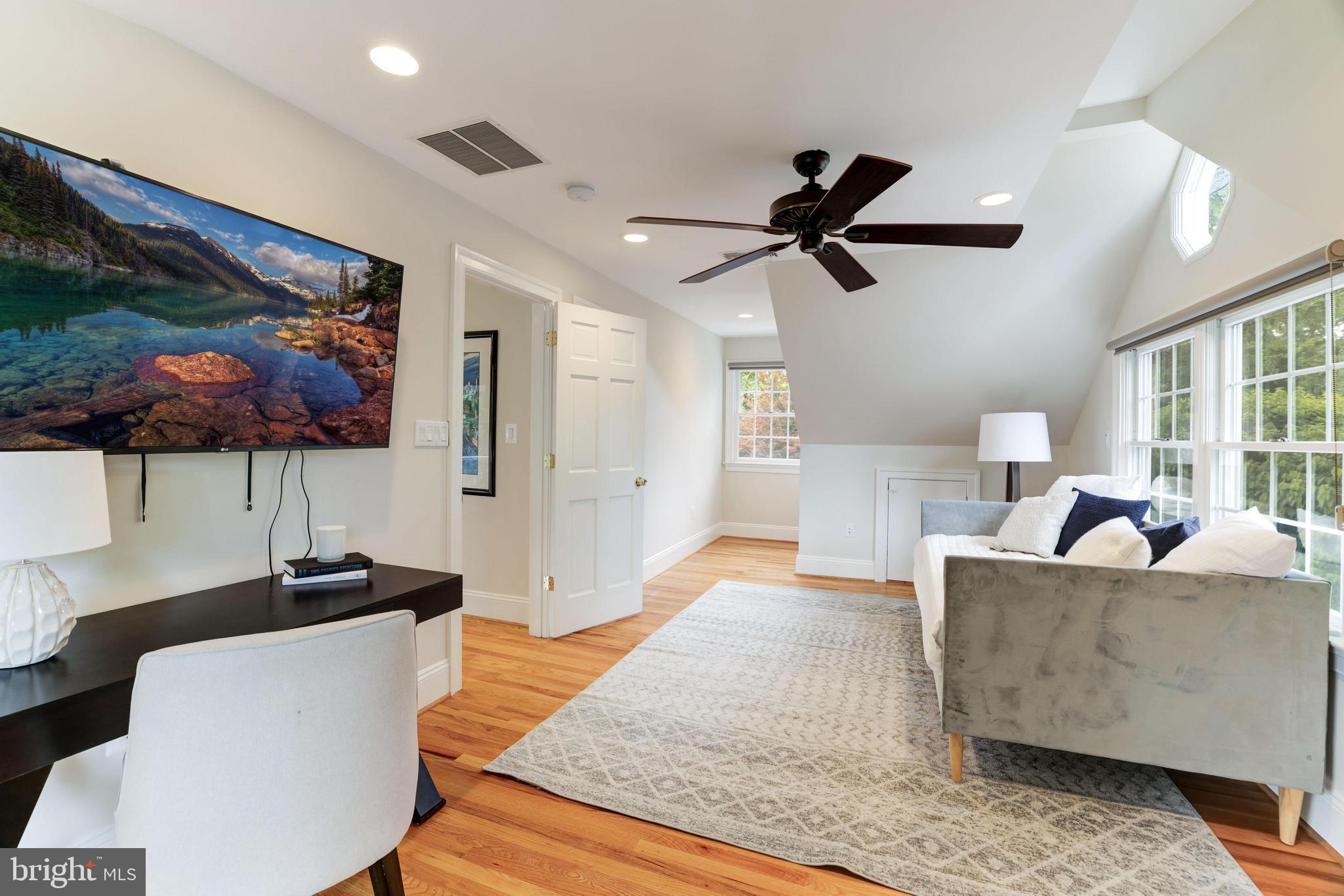 319 Seneca Road Great Falls, VA 22066 - Photo 67 of 97