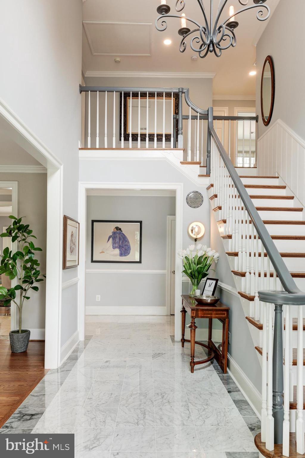 319 Seneca Road Great Falls, VA 22066 - Photo 7 of 97