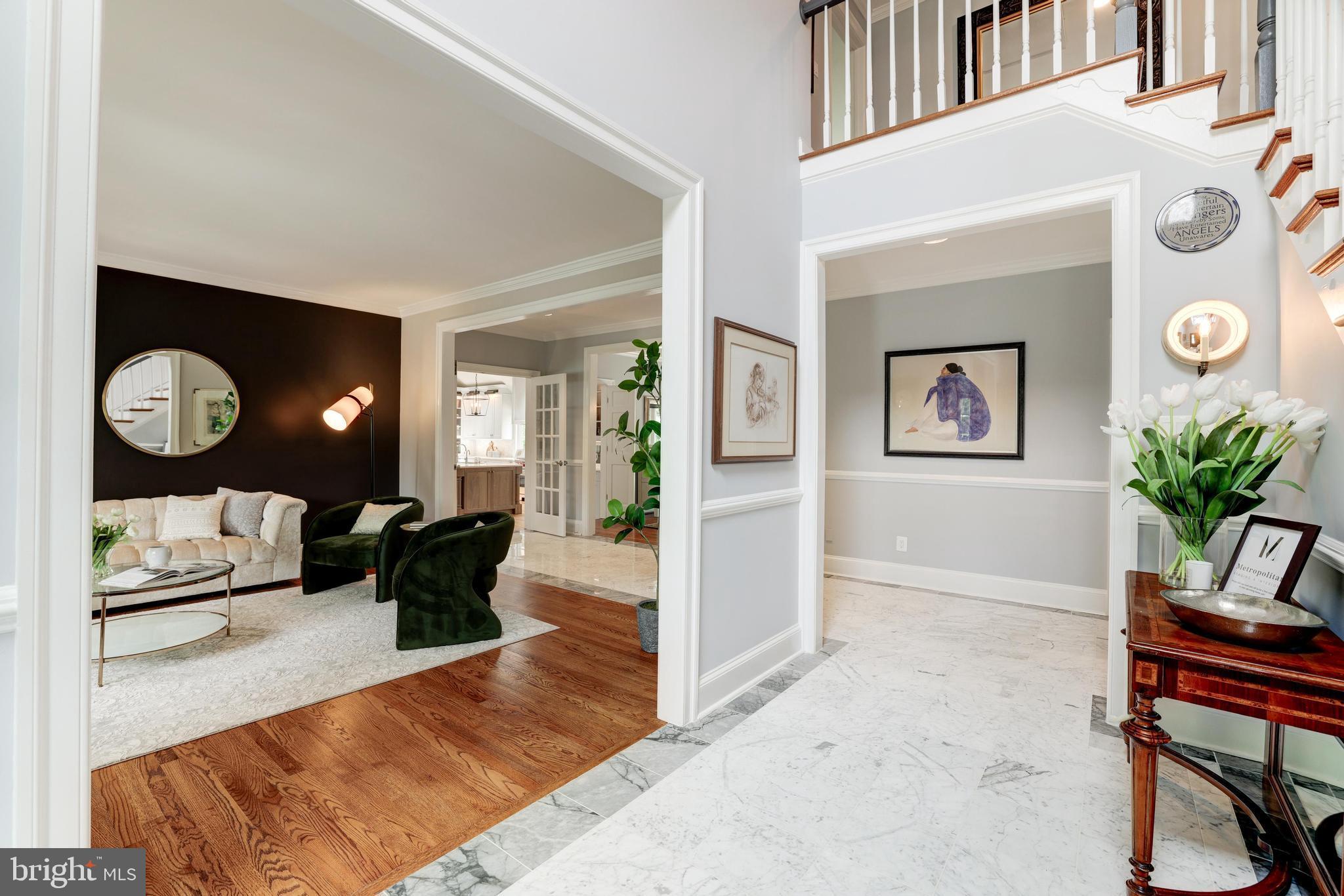 319 Seneca Road Great Falls, VA 22066 - Photo 8 of 97