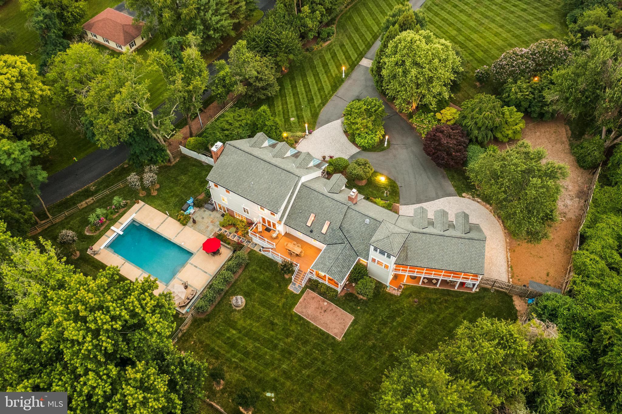 319 Seneca Road Great Falls, VA 22066 - Photo 82 of 97