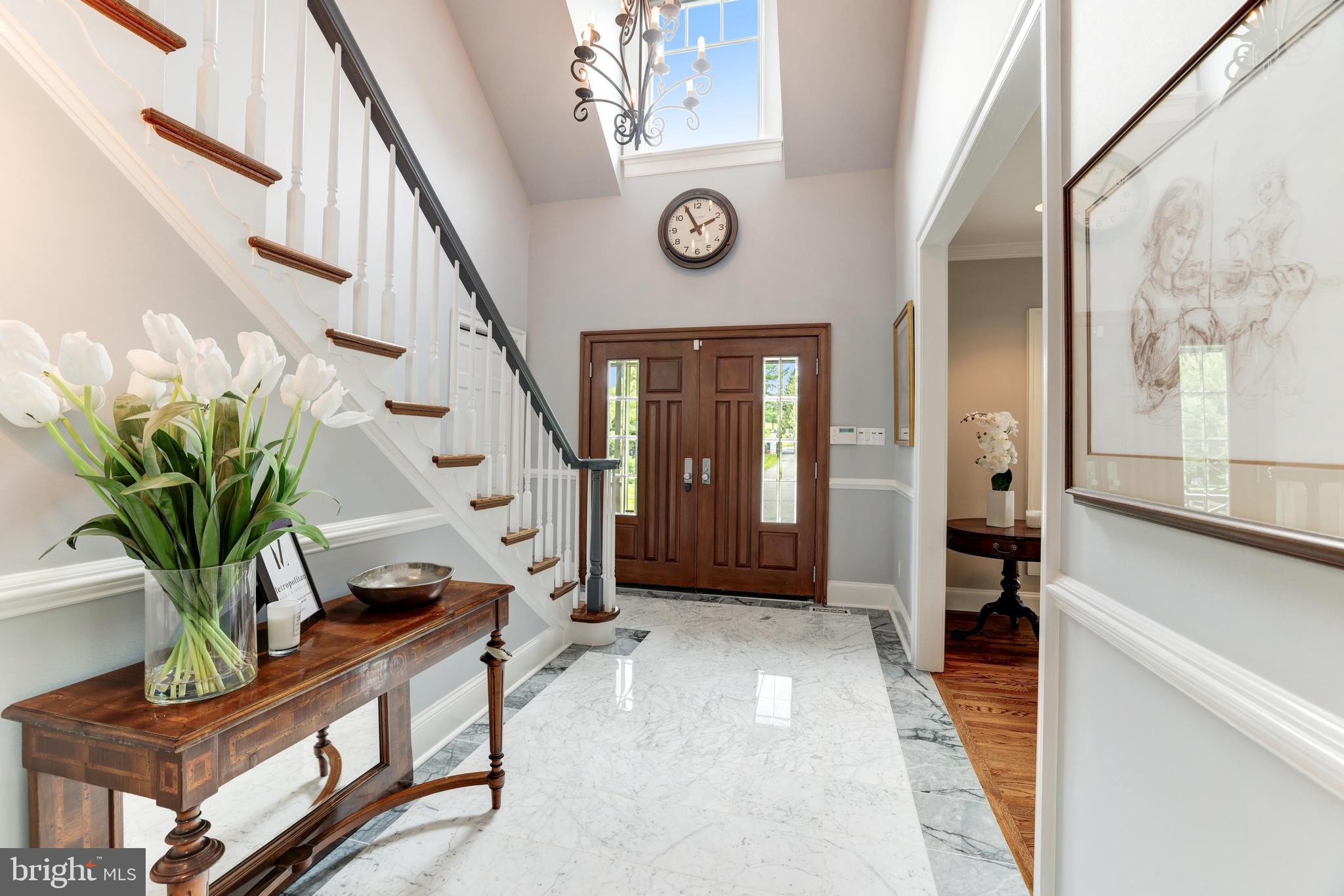 319 Seneca Road Great Falls, VA 22066 - Photo 10 of 97