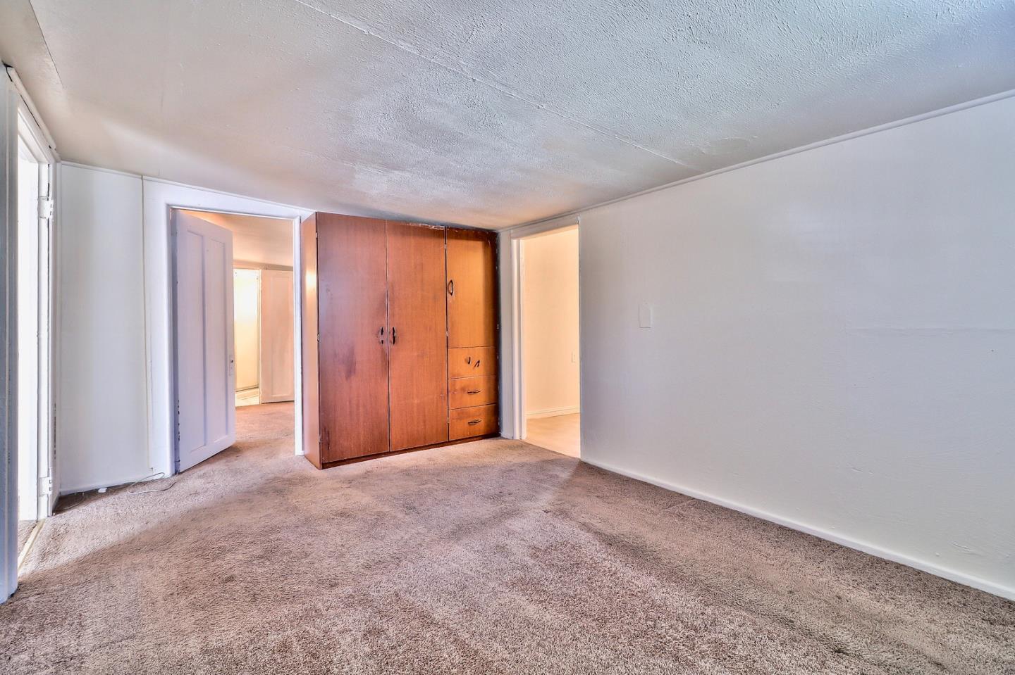 360 Bridgevale Road Hollister, CA 95023 - Photo 13 of 32 Gallery Image 13