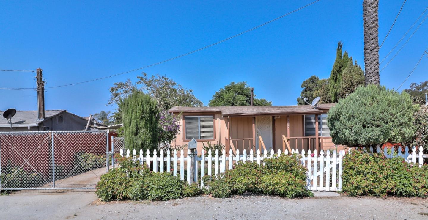 360 Bridgevale Road Hollister, CA 95023 - Photo 4 of 32 Gallery Image 4