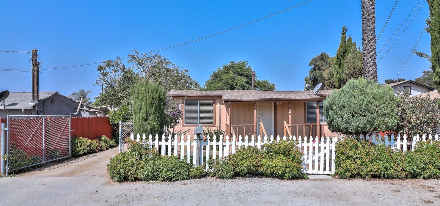 360 Bridgevale Road Hollister, CA 95023 - Photo 9 of 32 Gallery Image 9