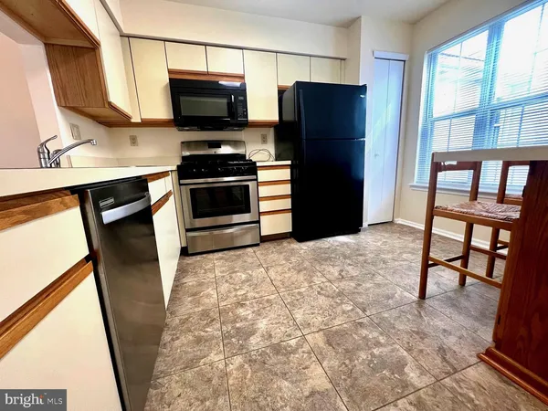 $249,900 | 116B Thornwood Drive, Mount Laurel, NJ 08054