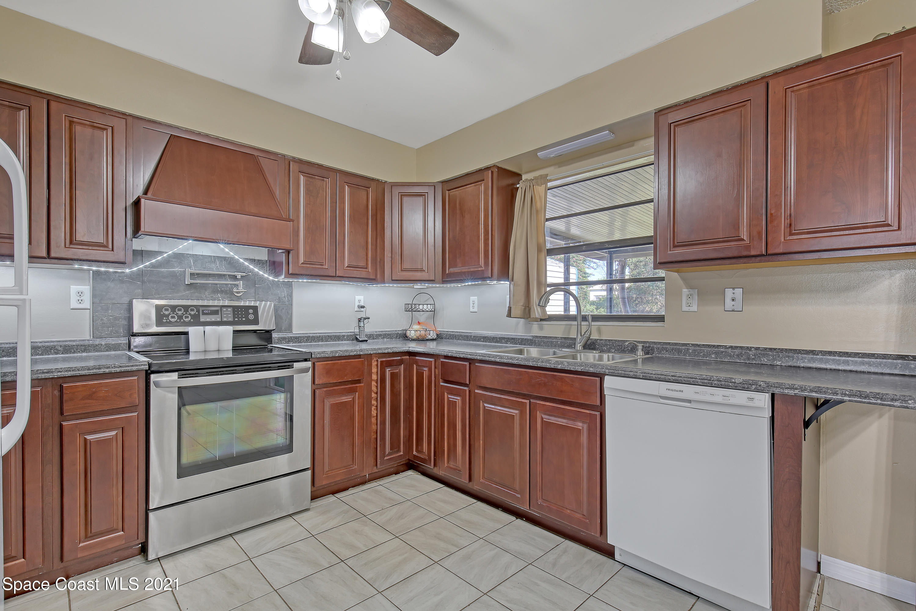 5704 Flint Road Cocoa, FL 32927 - Photo 8 of 21 Flint Rd (11)