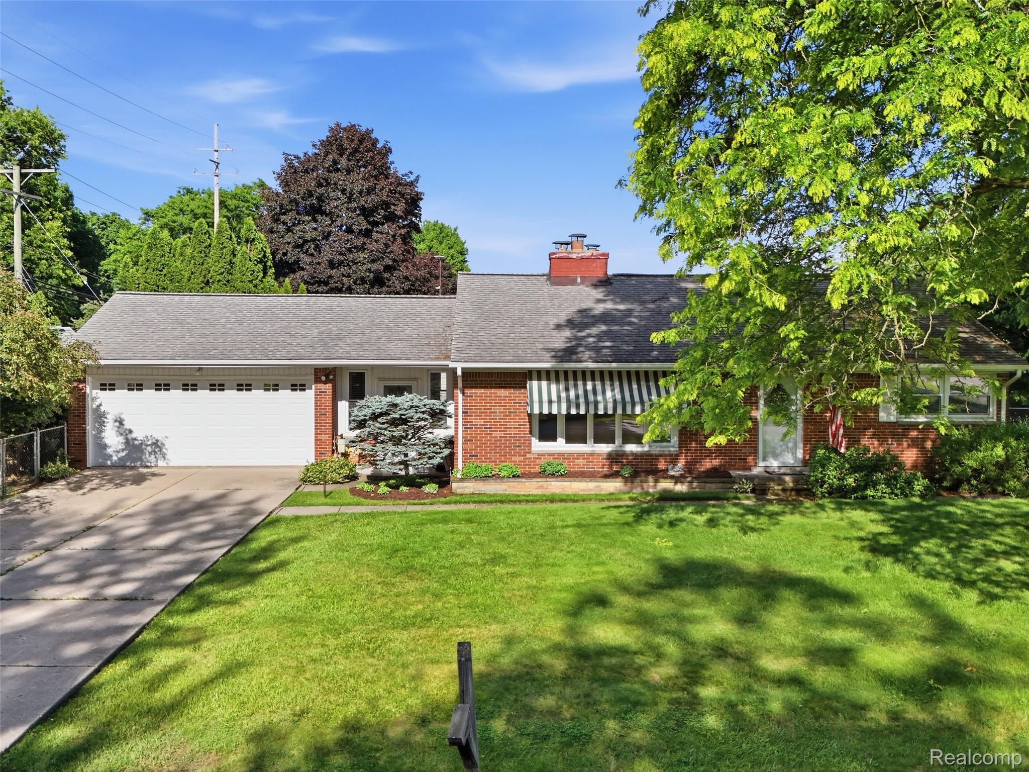 24 Nevada Avenue Rochester, MI 48309 - Photo 2 of 34 Welcome Home!
