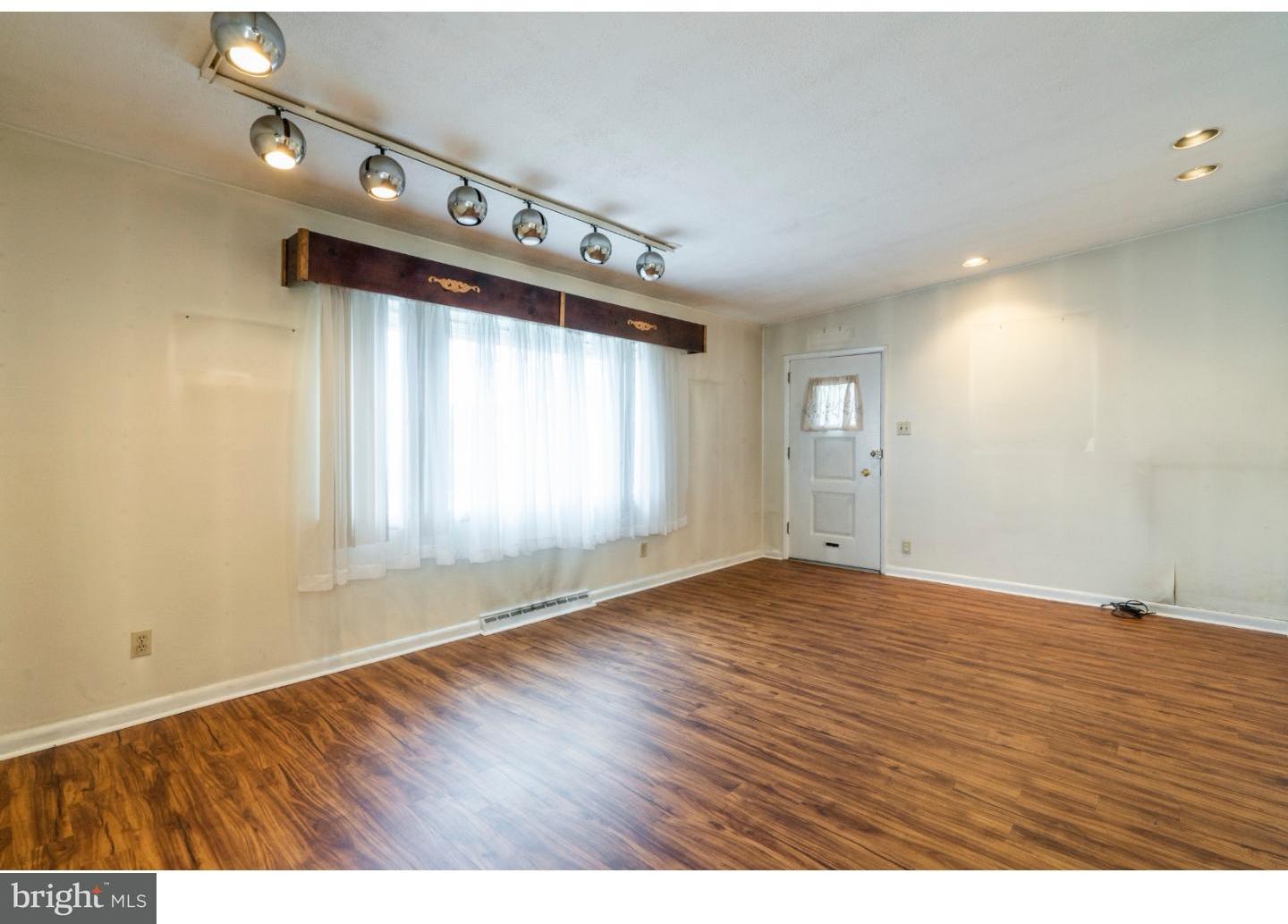 7824 Whitaker Avenue Philadelphia, PA 19111 - Photo 1 of 12 Living Room