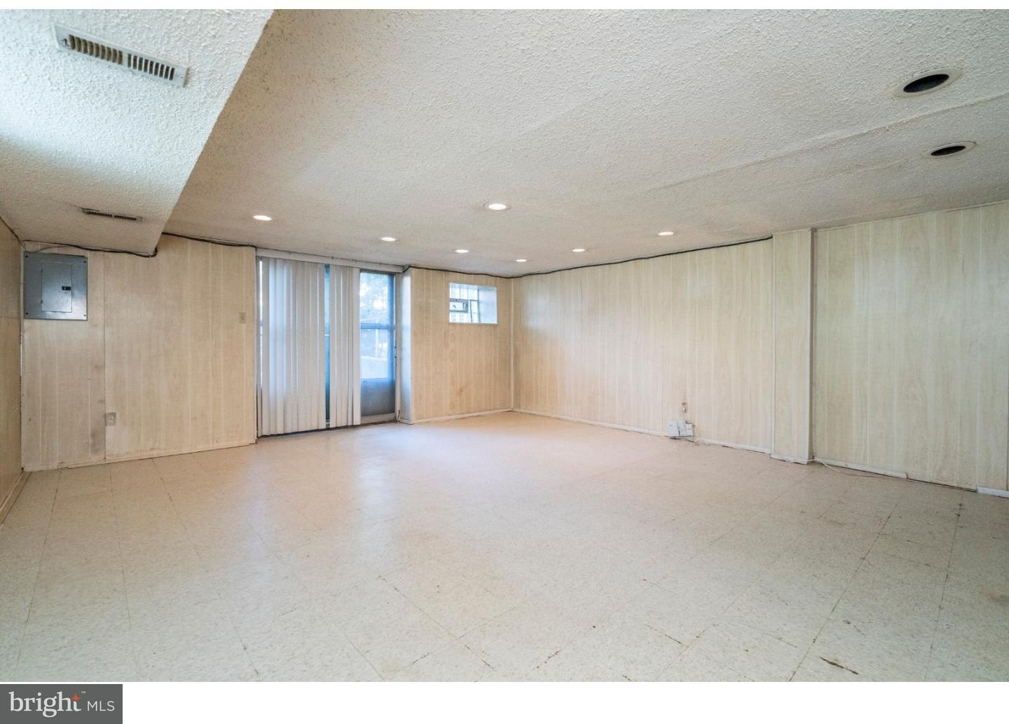 7824 Whitaker Avenue Philadelphia, PA 19111 - Photo 11 of 12 Family Room