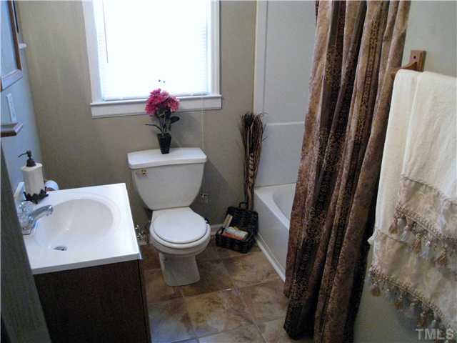2722 Beck Road Durham, NC 27704 - Photo 14 of 18 Gallery Image 14
