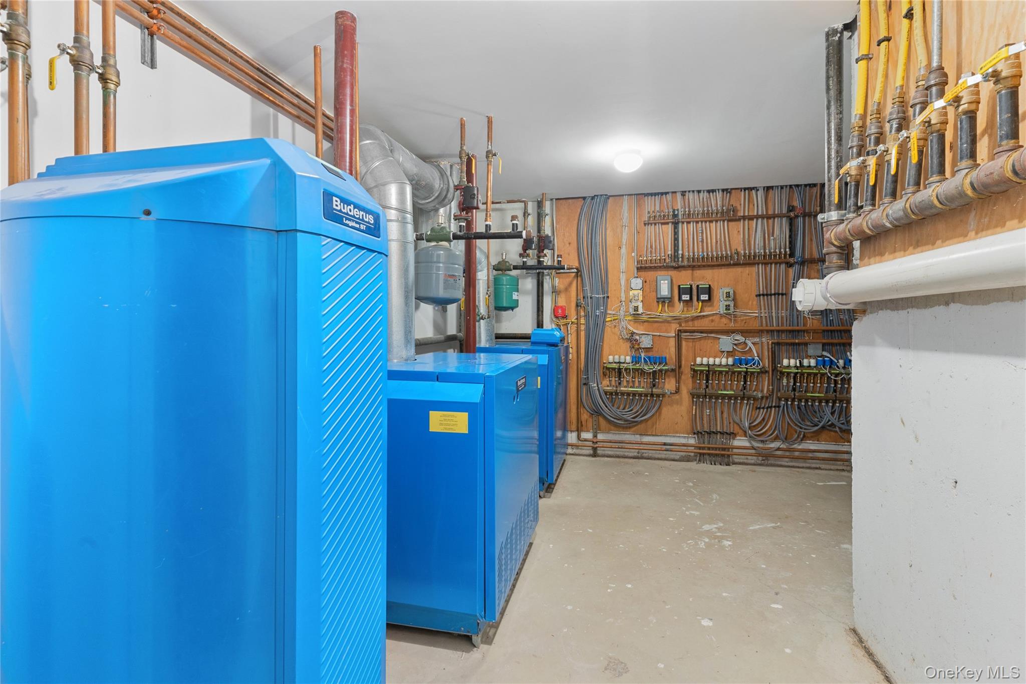 1680 Lands End Road Orient, NY 11957 - Photo 38 of 50 2 Boderus Furnaces with 14 Zones / Natural Gas, Radiant Heat