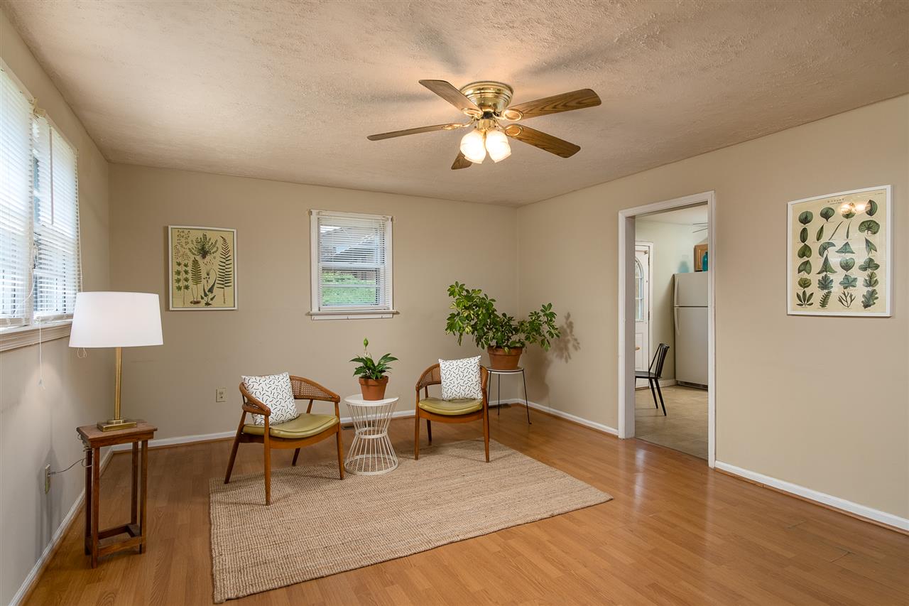 133 Quick's Mill Road Verona, VA 24482 - Photo 3 of 16 a living room with furniture and a lamp