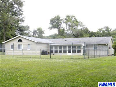 2124 South Hadley Road Fort Wayne, IN 46804 - Photo 5 of 17 Gallery Image 5
